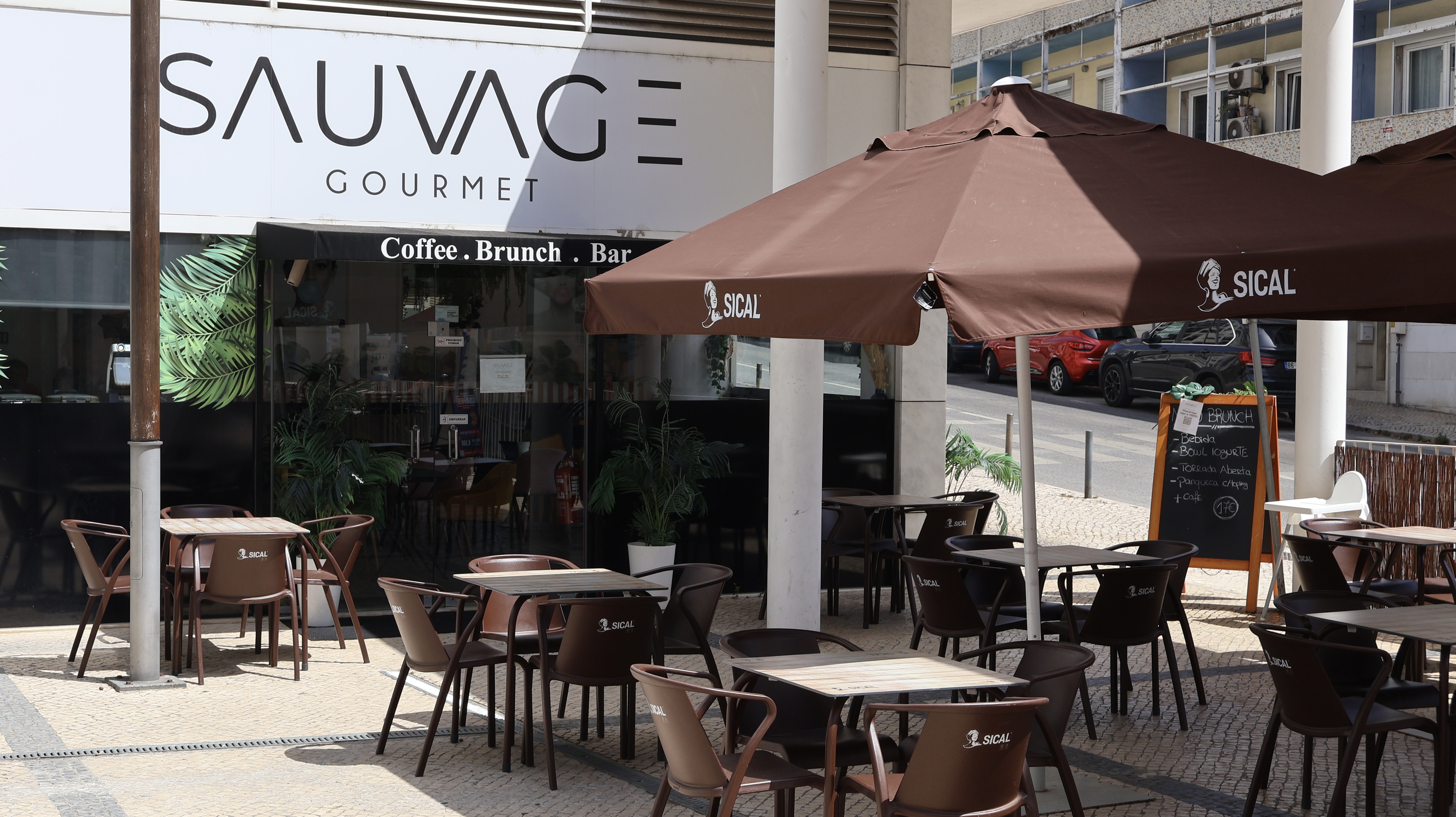 Outdoor terrace of the Sauvage Gourmet restaurant