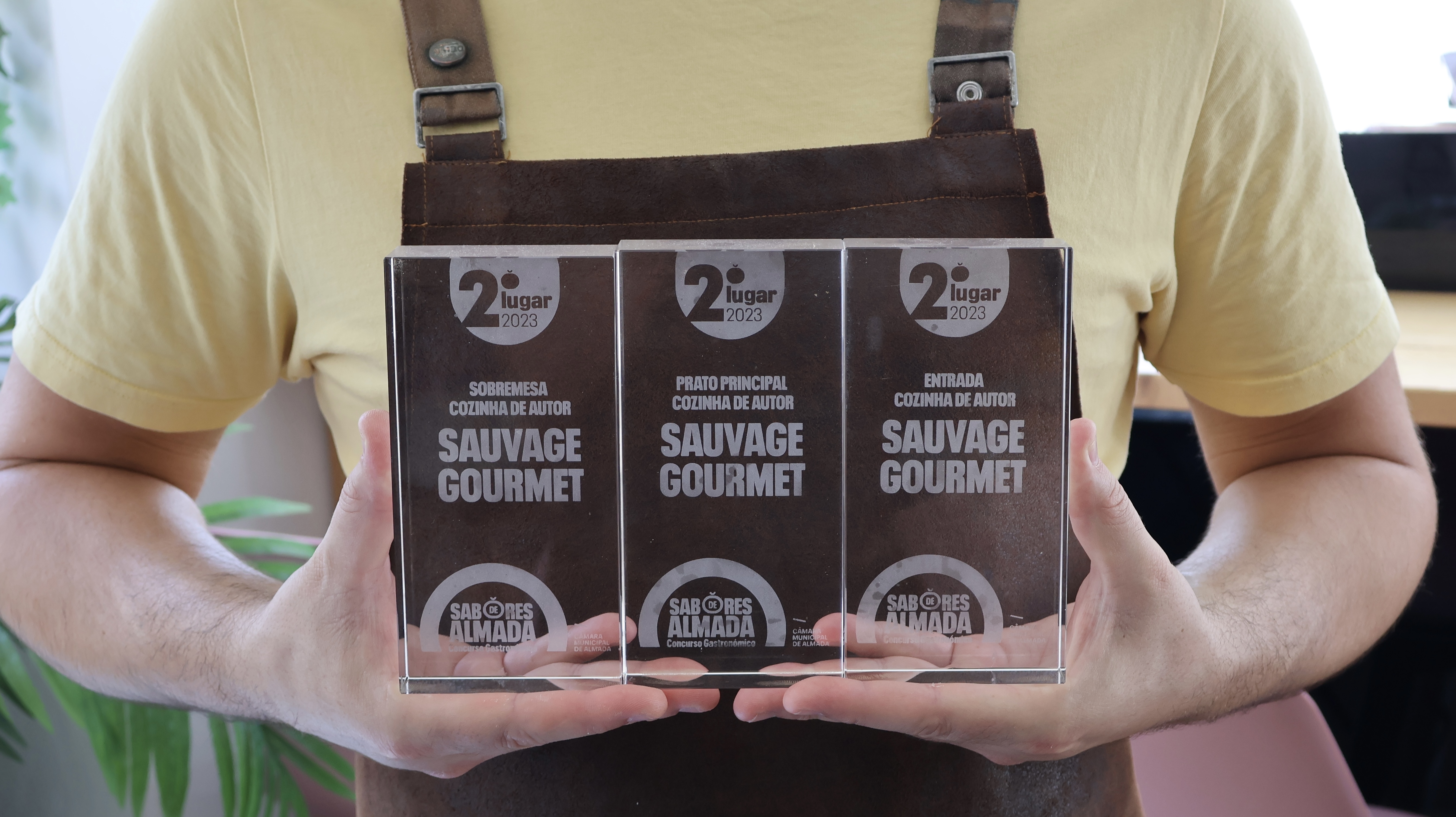 Awards received in 2023 in the Almada gastronomic contest, by the Mayor of Almada, Inês Medeiros